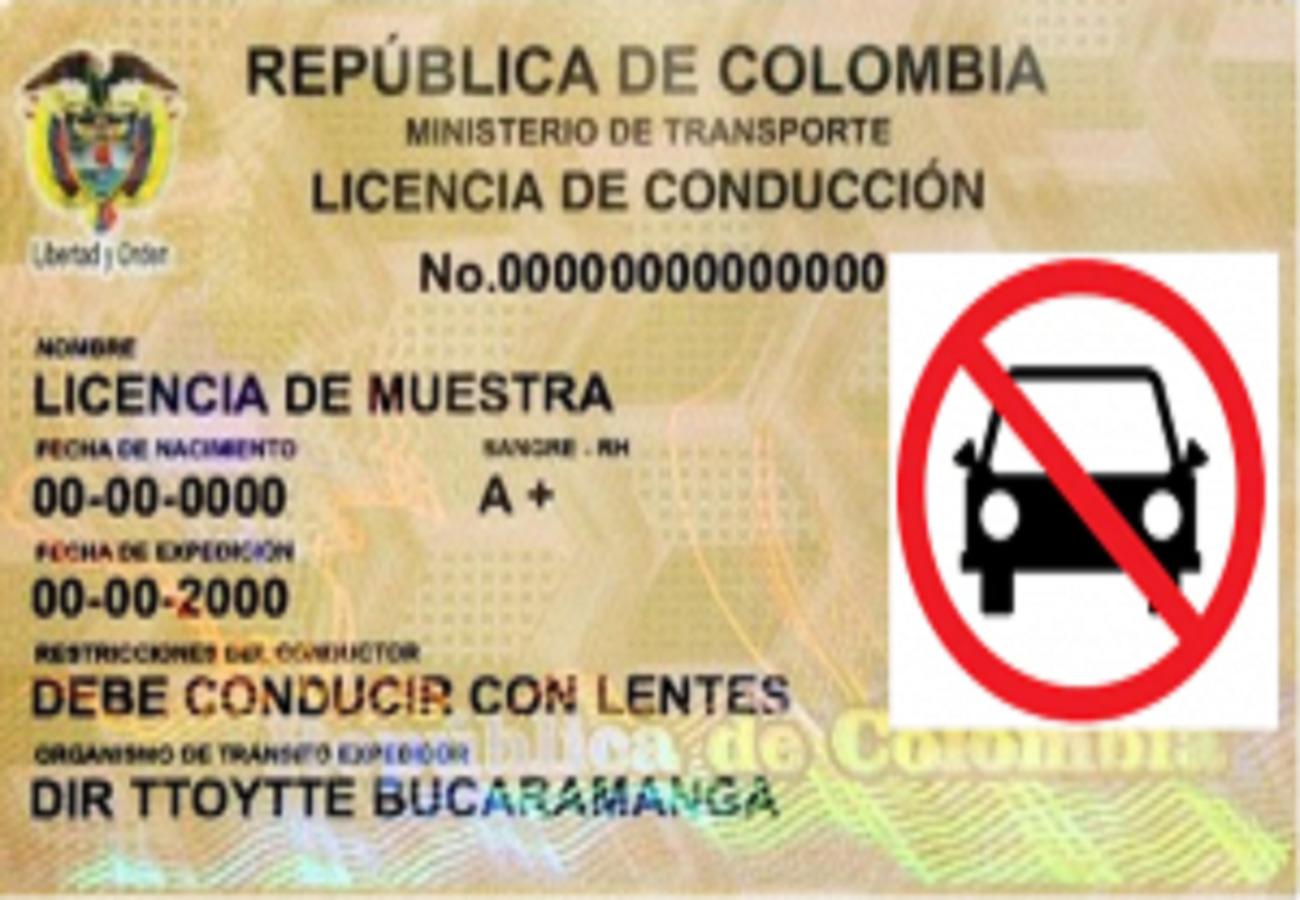 Colombianos no pueden conducir en Colombia con licencia del exterior